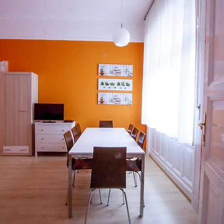 Centre With 3 Bathrooms *