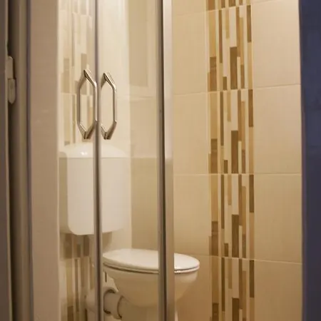Centre With 3 Bathrooms Apartament